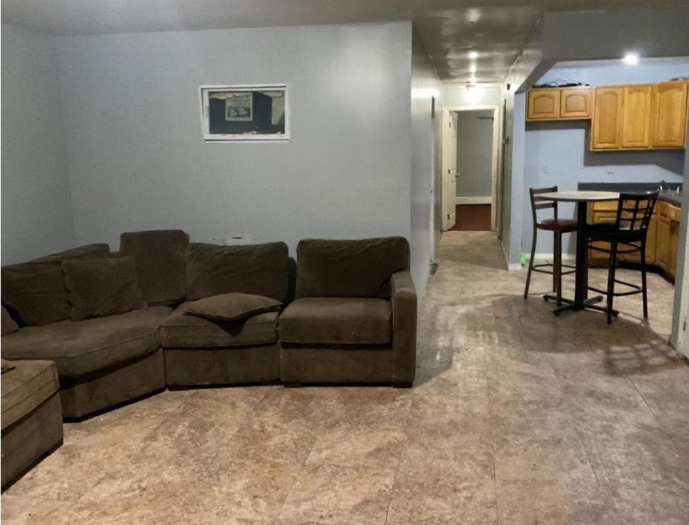Room In A Beach House With King Size Bed In A Landlord Hosted Three Bedroom Apartment 纽约 外观 照片
